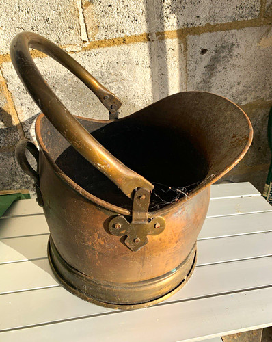 Metal coal scuttle - hod, bucket